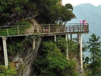 上海华蓥山：天坑湖、玻璃栈道、瀑布群，探秘自然奇观